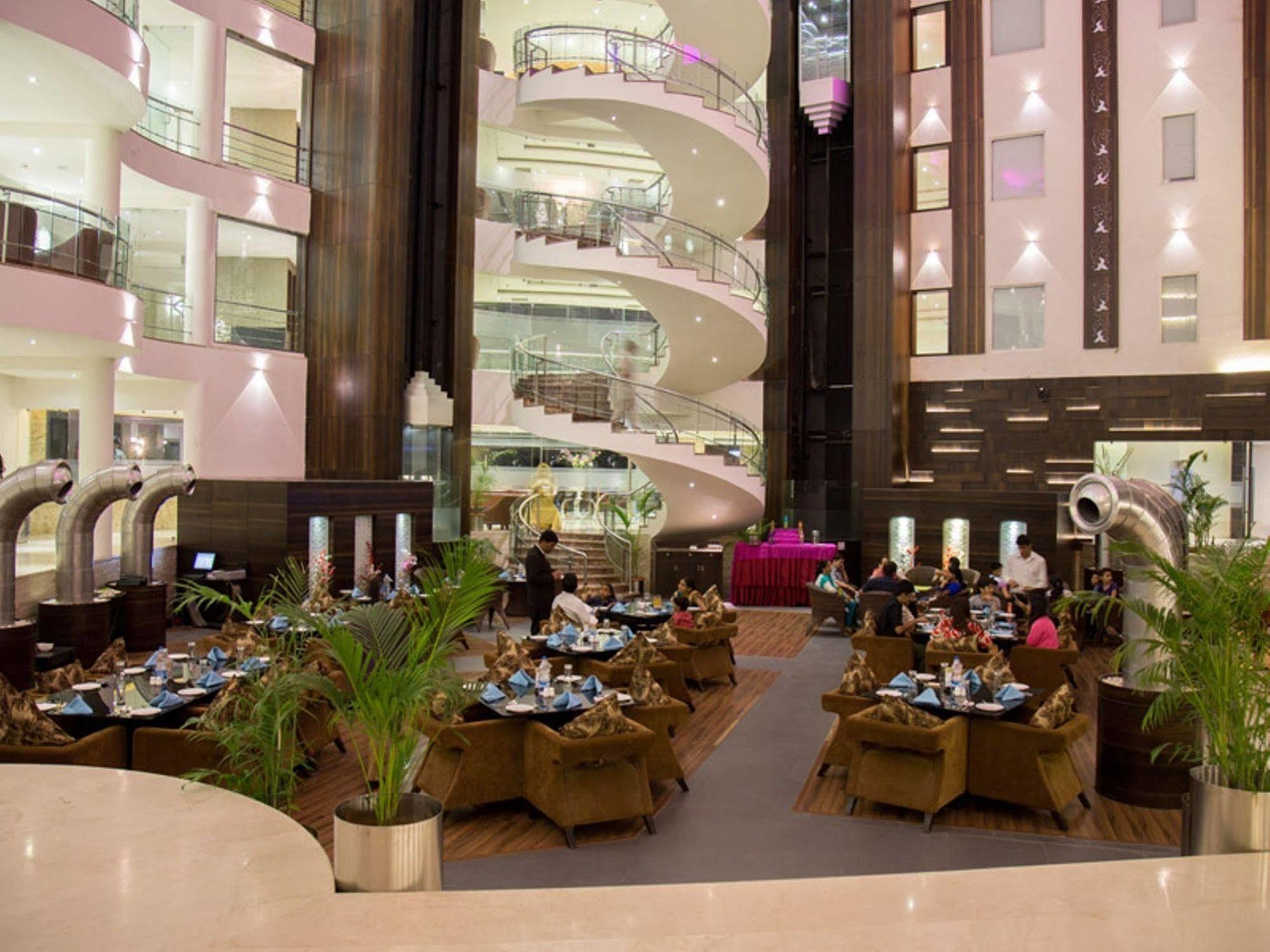 Regenta Central Harimangala Bharuch Экстерьер фото
