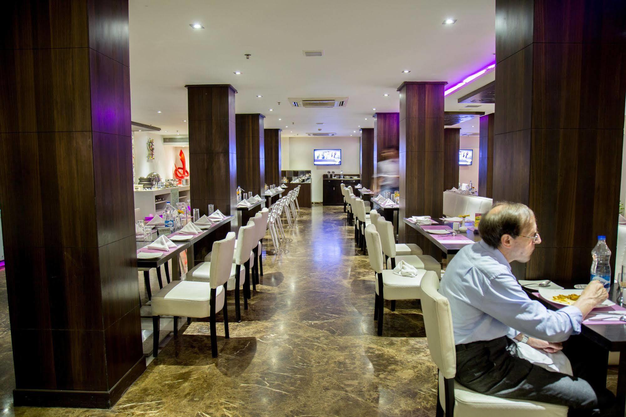 Regenta Central Harimangala Bharuch Экстерьер фото