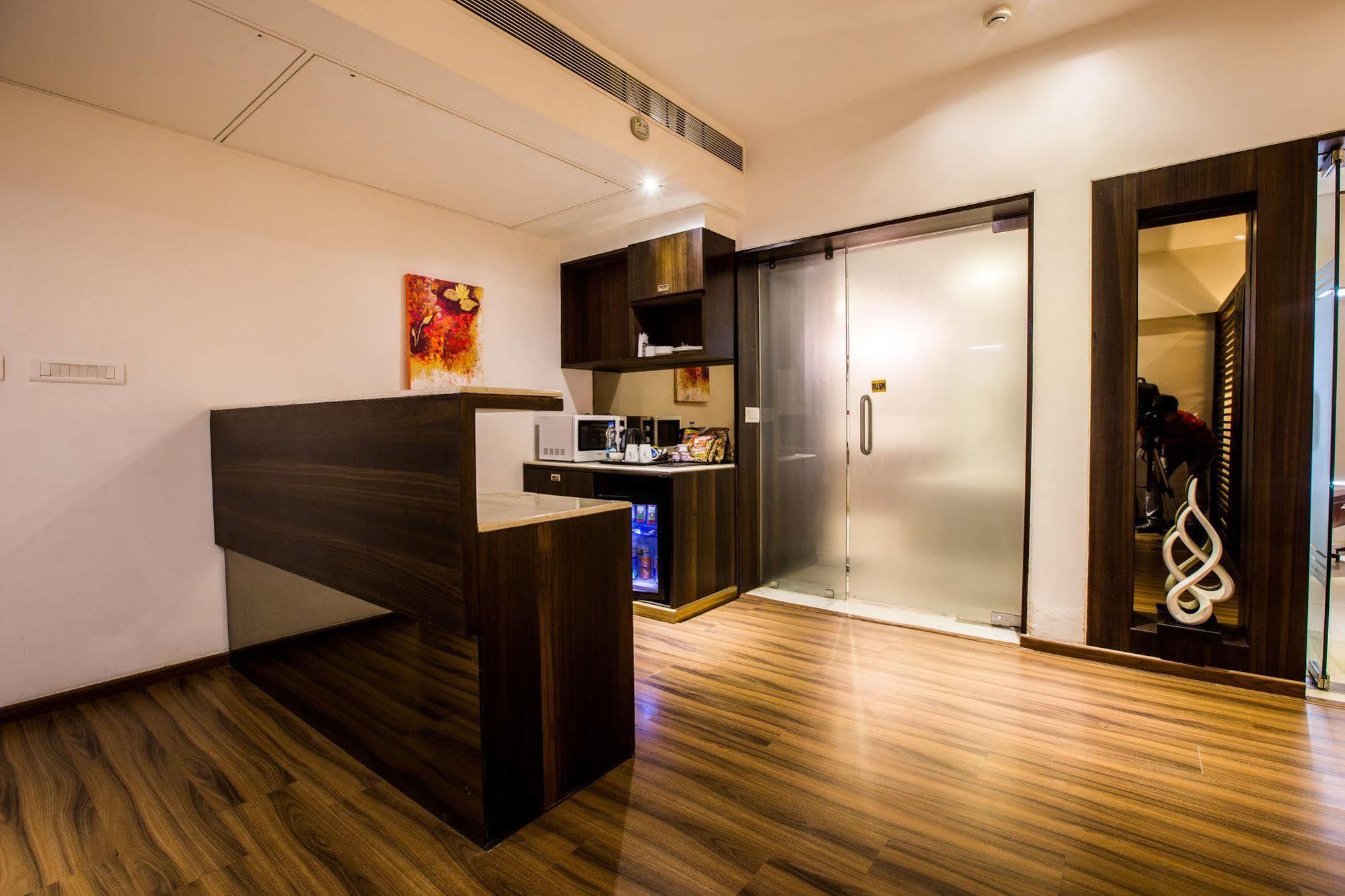 Regenta Central Harimangala Bharuch Экстерьер фото