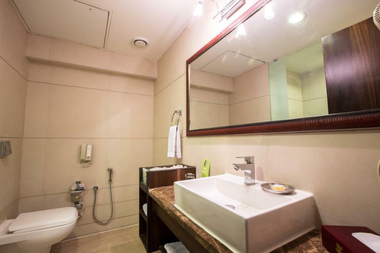 Regenta Central Harimangala Bharuch Экстерьер фото